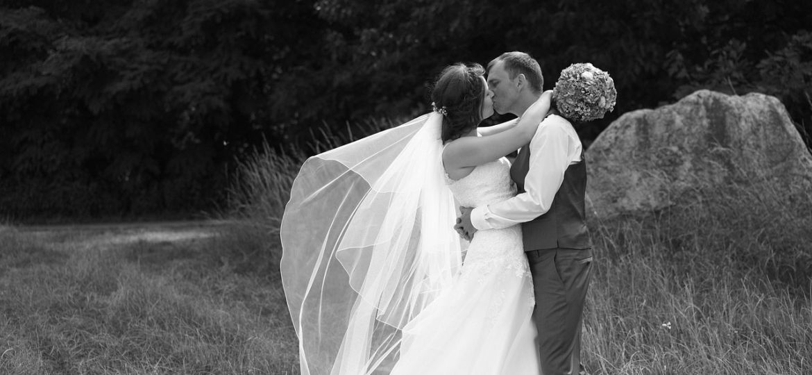 wedding-2426501_1280